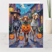 Weimaraner Trick-or-Treating in Halloween Costumes Kaart (Voorkant)