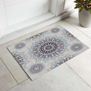 Weinig witte bloemen gevallen naar het platteland deurmat