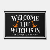 "Welcome, The Witch Is In" Funny Halloween Deurmat (Voorkant)