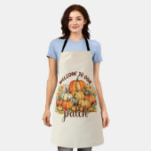 Welkom bij Onze Patch – Cosy Pumpkin Patch Schort (Gedragen)