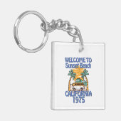 Welkom bij Sunset Beach -  Vibes Sleutelhanger (Voorkant Links)