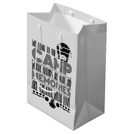 Welkom Camping party Medium Cadeauzakje (Voorkant Gekanteld)