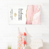 Welkom op onze bruiloft roze blush agaat met goud spandoek (Insitu)