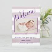 Welkom Paarse Foto Script Personaliseer Geboorte Aankondiging (Staand voorkant)