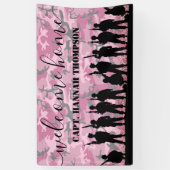 Welkom thuis Soldaat | Militaire Roze Girly Spandoek (Verticaal)