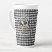 Welkom thuis Zwarte en Witte Cow Check Name Latte Mok (Linkerhoek)
