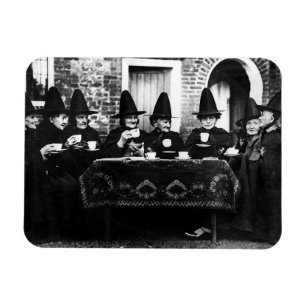 Welsh heksen hebben thee crone theatime magneet