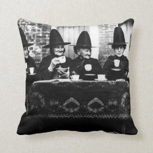 Welsh Witches - Tea Party Kussen