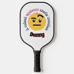 Wenkbrauwsass: Een Opgetrokken Wenkbrauw Doet Wond Pickleball Paddle