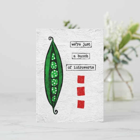 Wenskaart van erwten - Funny Vegetable - Introvert Kaart (Staand voorkant)