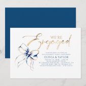 We're Engaged Navy Blue Bow Engagement Party Kaart (Voorkant / Achterkant)