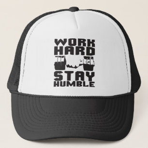 Werk hard Blijf nederig - Dumbbell Trucker Pet