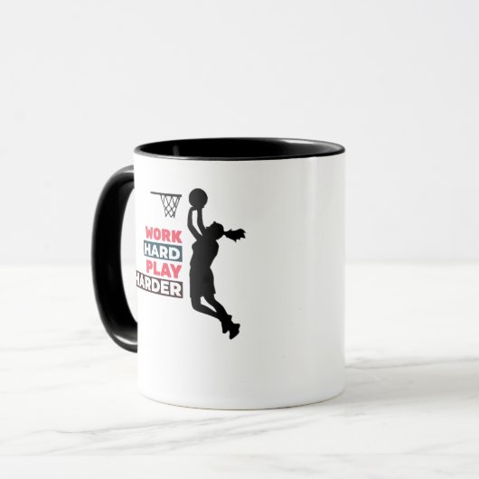 Werk hard Speel zo hard Vrouw basketbalspeler CL Mok (Voorkant links)