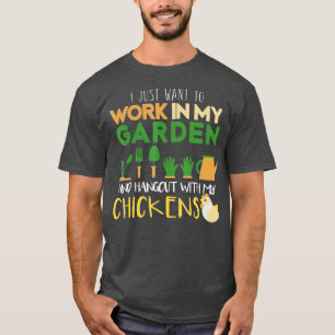 Werk in mijn tuinhut met mijn kippen t-shirt