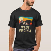 West Virginia Nature Wild Bear Retro Sunset Hiking T-shirt (Voorkant)