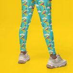 Western Cowgirl Retro Patterned<br><div class="desc">Ajoutez une touche de cowgirl à toute tenue avec ces leggings à motifs. Ils présentent un motif de style rétro amusant avec des illustrations de cowgirls sur des chevaux,  des cactus,  des nuages,  des lassos et des fer à cheval contre un arrière - plan bleu vif.</div>