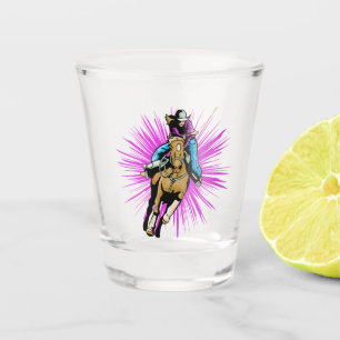 Western meisje op rijppaard shot glas