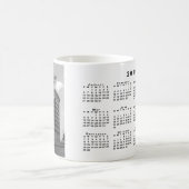 Westerne Auto Halve Ronde Gebouw 2019 Kalender Mok (Center)