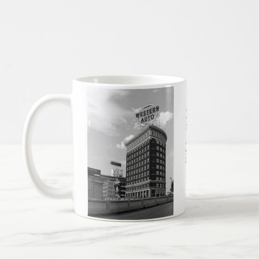 Westerne Auto Halve Ronde Gebouw 2019 Kalender Mok (Links)