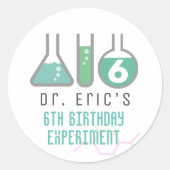 Wetenschap Experiment Groene Jongen Verjaardag Ronde Sticker (Voorkant)