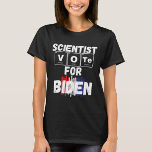 Wetenschapper stemt op Biden T-shirt