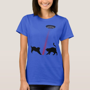 Wezens zijn leuke katten spelen met laserstip t-shirt