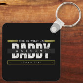 WHAT AN AWESOME DAD LOOKS LIKE  SLEUTELHANGER (Achterkant)