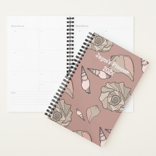 Whelk Shells Illustrated Yearly Custom Planner (Devant avec enveloppe)