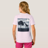 When the Moon Whispers to the Giraffe T-shirt (Achterkant volledig)