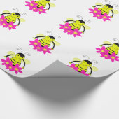 Whimsical Bee met roze bloemen Cadeaupapier (Hoek)