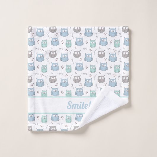 Whimsical Blauwe Groene Uilen en Bloemen Patroon Bad Handdoek (Wasdoekje)