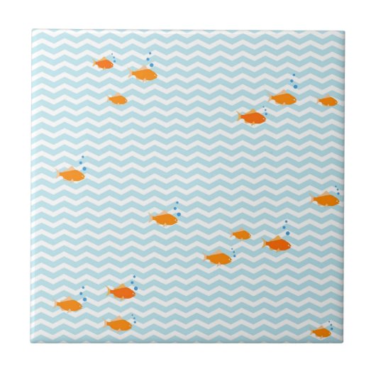 Whimsical Blue chevron met gouden vis Tegeltje (Voorkant)
