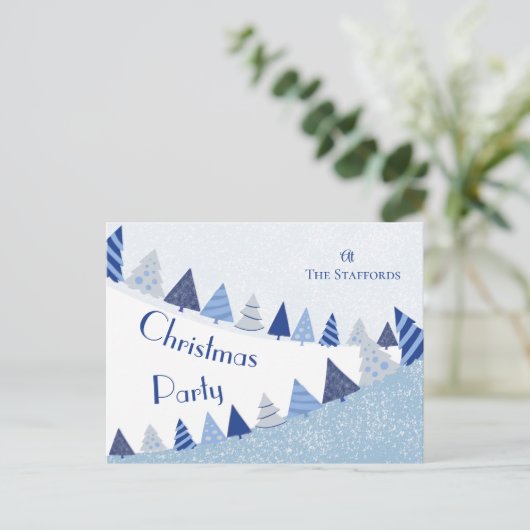 Whimsical Blue Trees Invitation Holiday Briefkaart (Staand voorkant)