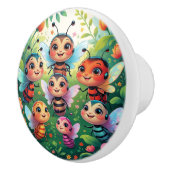 Whimsical Bug Kinderen in een weelderige tuin Keramische Knop (Rechts)