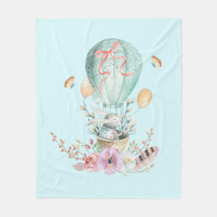 Whimsical Bunny Riding in een luchtballon Fleece Deken