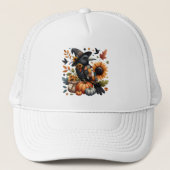 Whimsical Crow met pompoenen en zonnebloemen Trucker Pet (Voorkant)