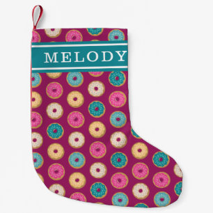 Whimsical Doughnut Pattern op Paars Kleine Kerstsok