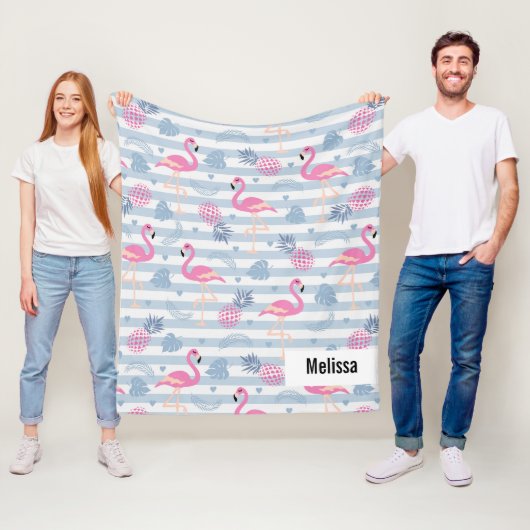 Whimsical Flamingo & Pineapple Pattern Fleece Deken (In situ)