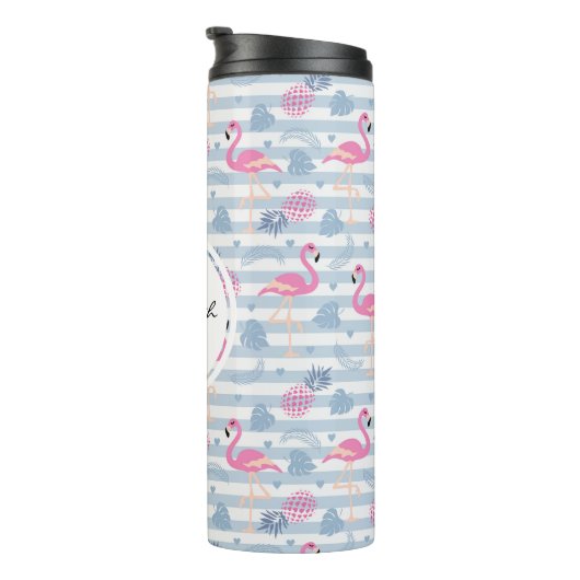 Whimsical Flamingo & Pineapple Pattern Monogram Thermosbeker (Geroteerd rechts)