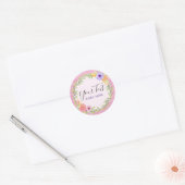 Whimsical Floral krans & Rustiek Roze Hout Girly Ronde Sticker (Envelop)