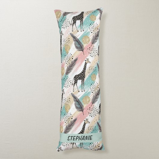 Whimsical Giraffe Polka Dot Pattern – Pastel Lichaamskussen (Achterkant (Verticaal))