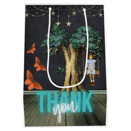 Whimsical Girl in Swing Surreal Bedankt Medium Cadeauzakje (Achterkant)