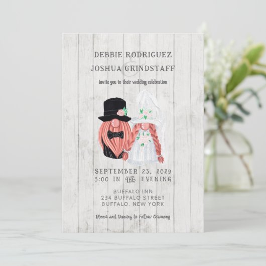 Whimsical Gnomes Fun Wedding Invitation  Kaart (Staand voorkant)