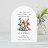 Whimsical Gnomes Fun Wedding Invitation  Kaart (Staand voorkant)
