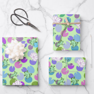 Whimsical groene kikkers en lelie pads op mintgroe inpakpapier vel
