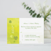 Whimsical Irish Green Shamrocks Weddenschap RSVP (Staand voorkant)