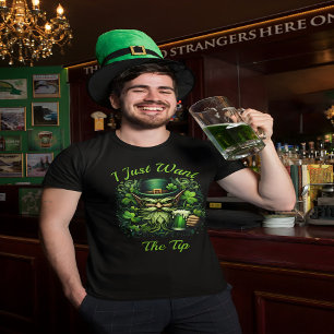 Whimsical kabouter Drink een schuimig biertje T-shirt