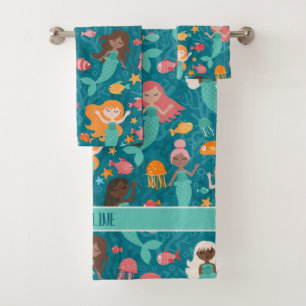 Whimsical Mermaids under the Zee Blauwgroen Bad Handdoek