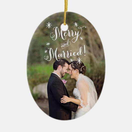 Whimsical Merry & Married First-kerstfoto Keramisch Ornament (Voorkant)