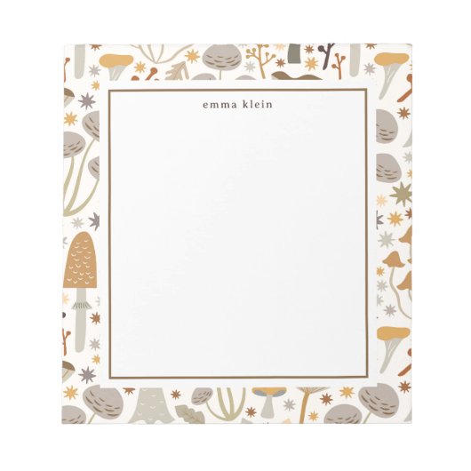 Whimsical Mushroom Patroon Aangepaste Naam Notitieblok (Voorkant)
